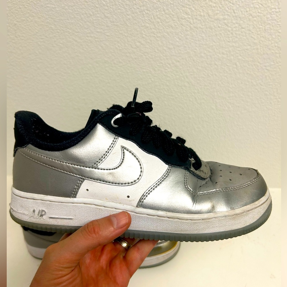 Nike Air Force 1 '07 Metallic/Silver/White Women DX6764-001 Sneakers Shoes US-7